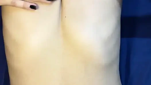 Üvey kız kardeşlerin ateşli arkadaşı Riya evime geldi büyük göğüsleri bana ereksiyon verdi - Hintli desi göğüslere basıyor ve sikişiyor