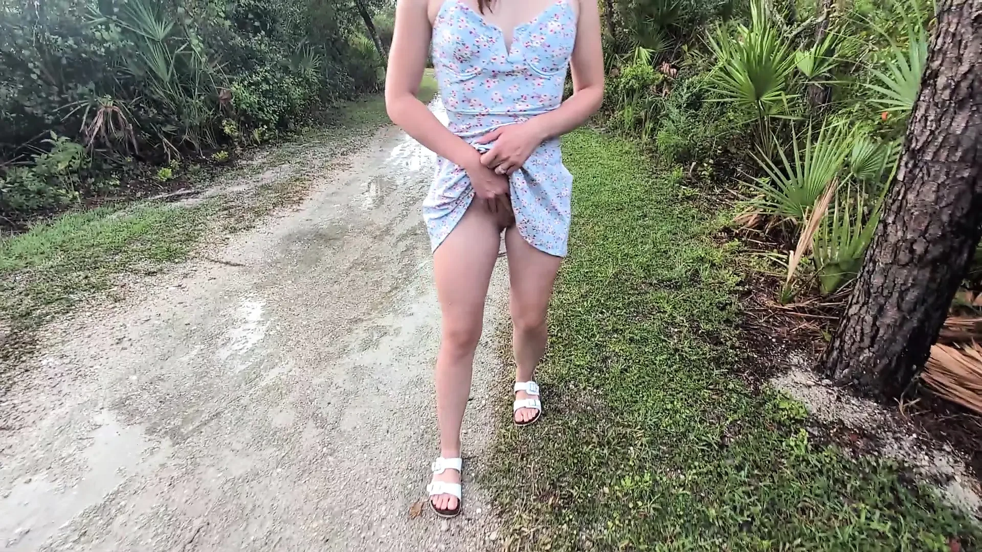teasing and fingering in public