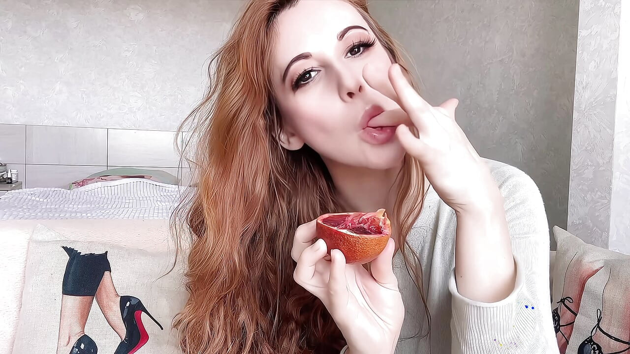 Yummy Orange Suck – Playful Tongue Tricks & Juicy Mess!