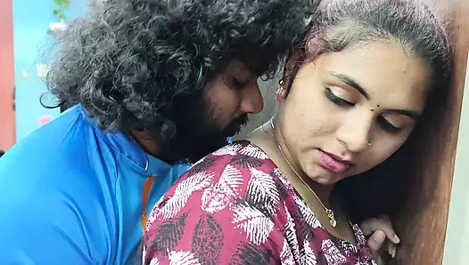 Ciuman romantis pasangan panas