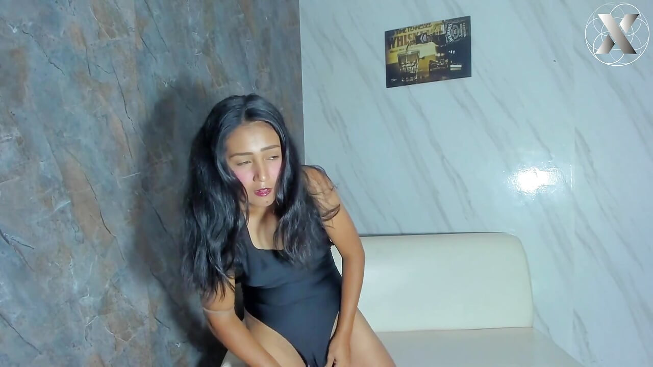 Două degete înăuntru și ea geme