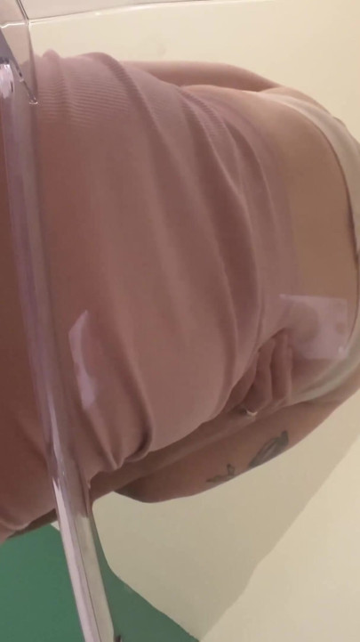 casal experimenta falha no cinto de sexo | Clipe 1