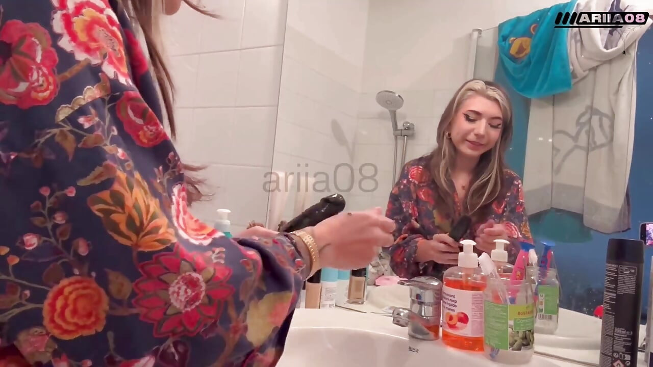 Petite Perancis goth menguji keldai dildo berganda dan pussy