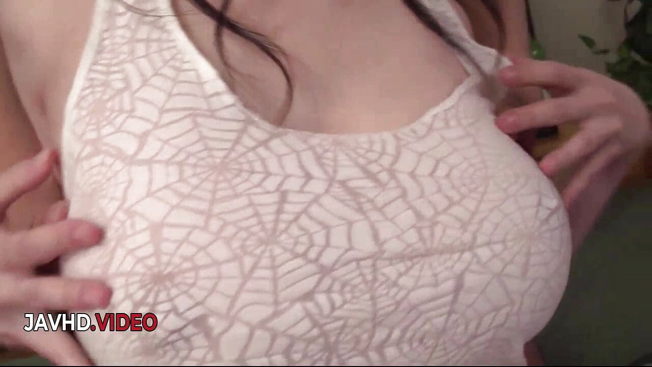 日本自慰秀以性感的索菲亞瀧川的驚人身材和大奶為特色