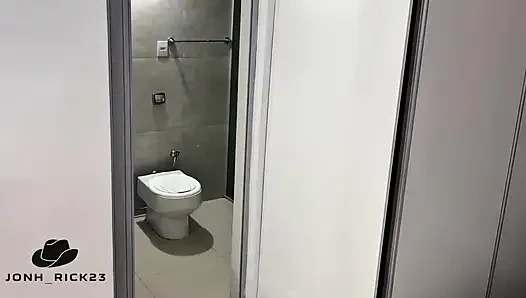 эта непослушная девчонка