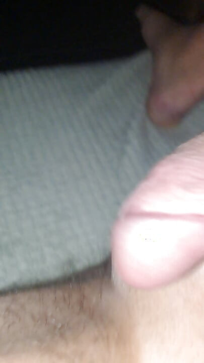 Who wants to put his head in his mouth wants to spill cum