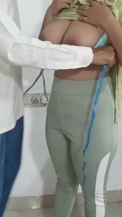 Ikonični trenutak iz "Salu je otišao po haljinu prilagođenu blizu njenog trejlera i dobila je"