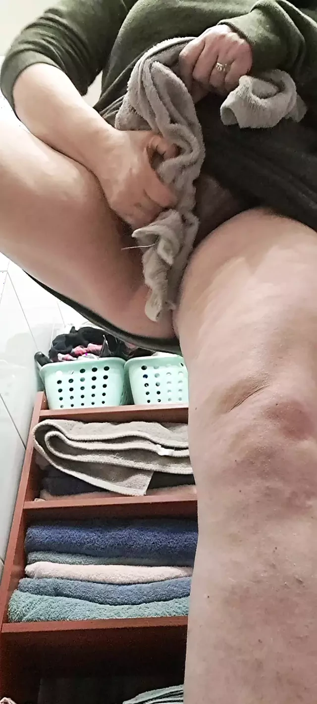 mommy, showing underskirt