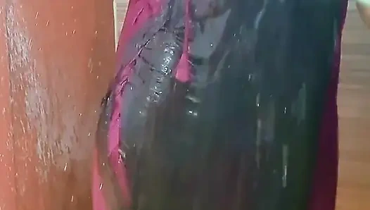 Горячая милфа с большой задницей и огромными сиськами, секс арабской мачехи в душе в ванной