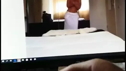 Beni seviyor...)))))