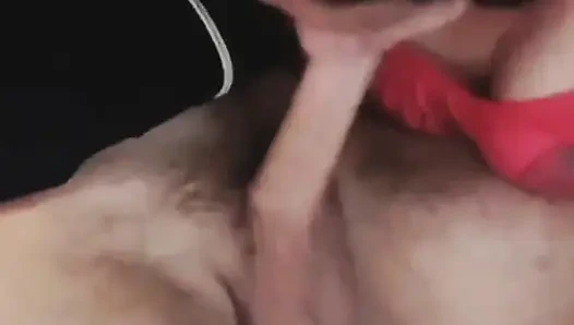 Cewek ini nyepong kontolku gara-gara punya pacarnya, tapi aku nggak tahan lagi dan aku entot pantatnya habis-habisan sampai aku crot di dalam