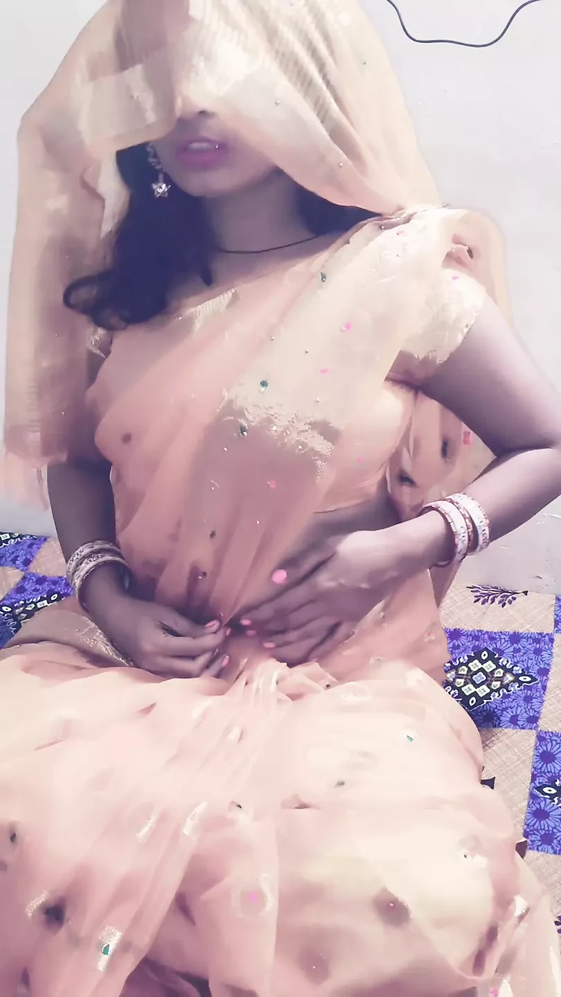 Bhabhi Tannu India berkongkek dan menghisap dengan suami video penuh 4K.