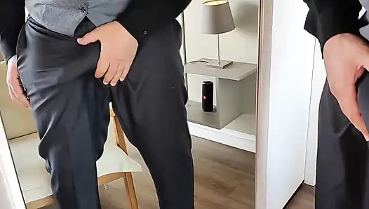 Yuri Gaucho aynanın önünde mastürbasyon yapıyor