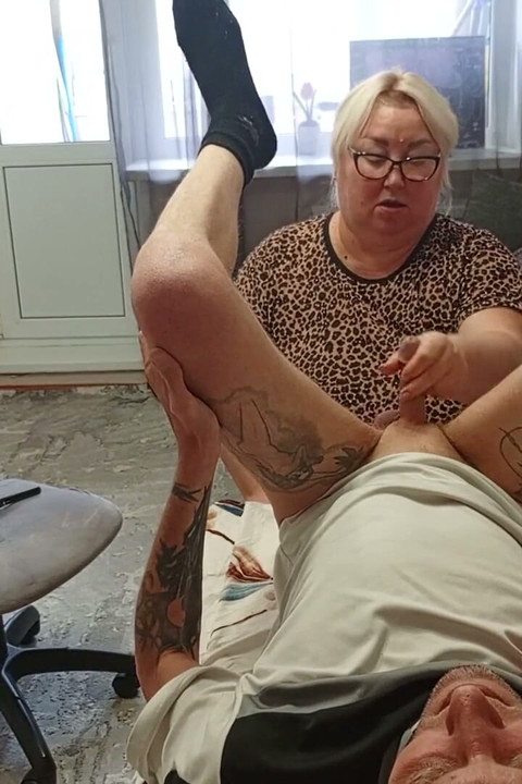 Stepmom Plays with My Dick with Her Hands and Mouth Until I Cum