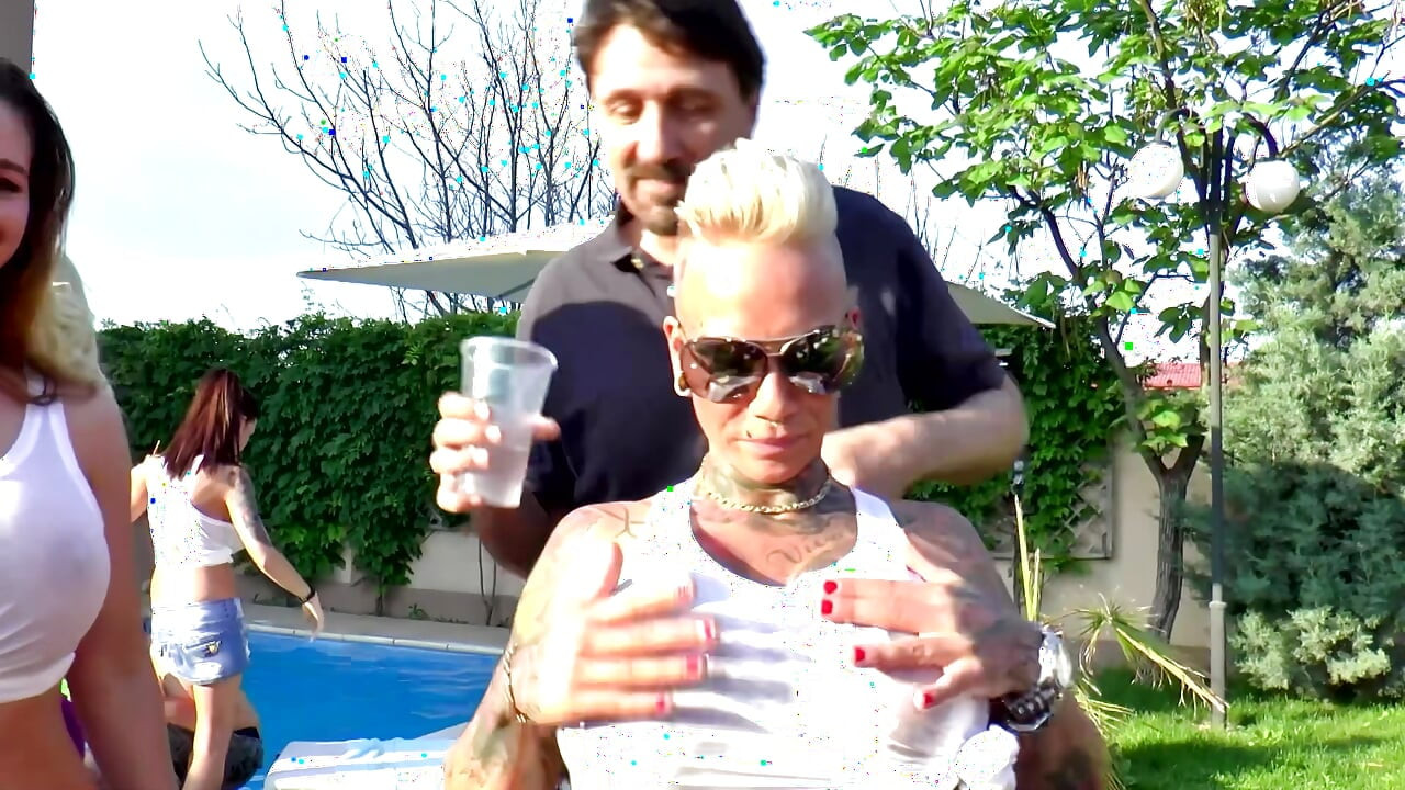 Outdoor DP Group Sex Wild Fuck Fest