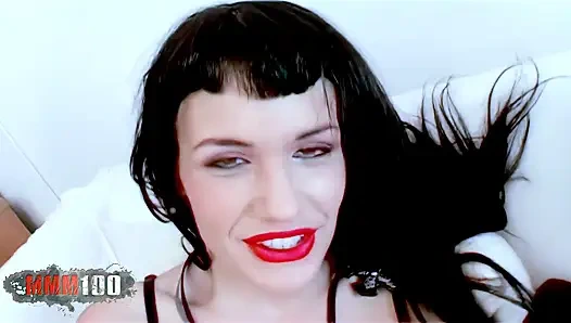 Нина Робертс: 2 горячие понтры в жестком лесбийском экшене