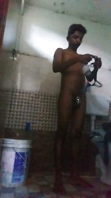 Headmaster Shithin কর্মস্থলে মদ্যপান