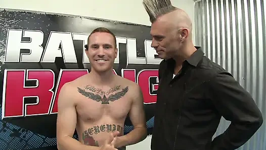 Büyük memeli esmer götten sikiliyor