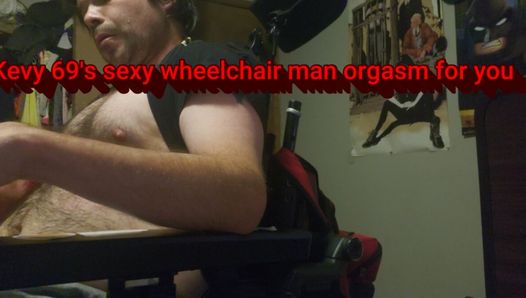 El orgasmo sexy del hombre en silla de ruedas de kevy 69 para ti