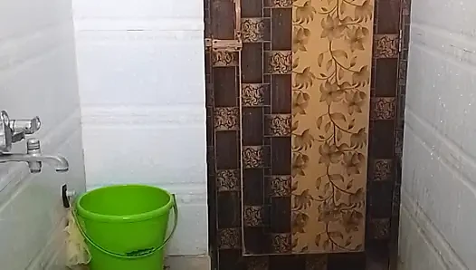 Çıplak banyo.