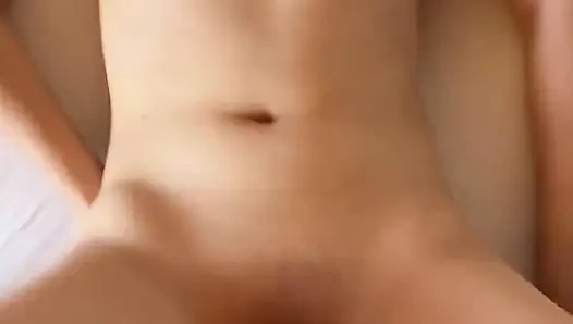 Lulu wild - memek mulus cewek asia ini dientot tanpa ampun