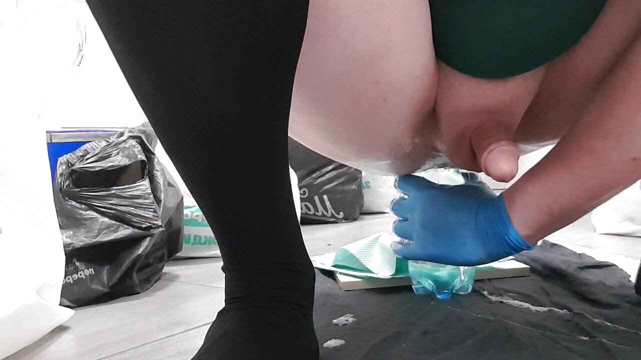 big bottle pussy stretching