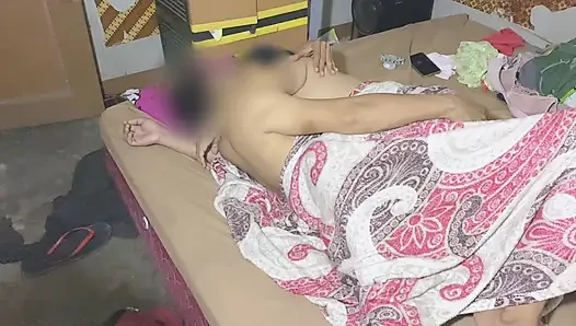 Satu selimut sama mama mertua