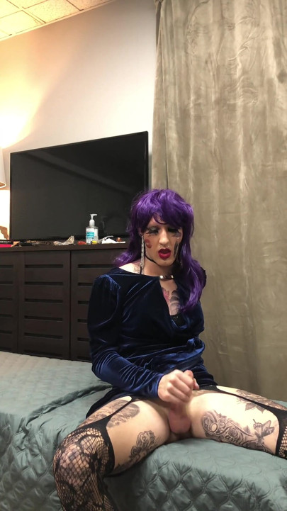 Ekstremt Varm Tatovert Sissy Onani