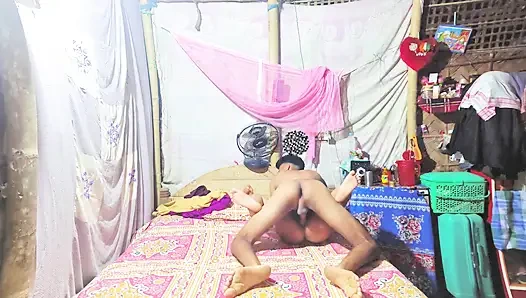 Gadis seksi india 18 tahun pertama kali ngentot ganas sama cowok & gadis desa