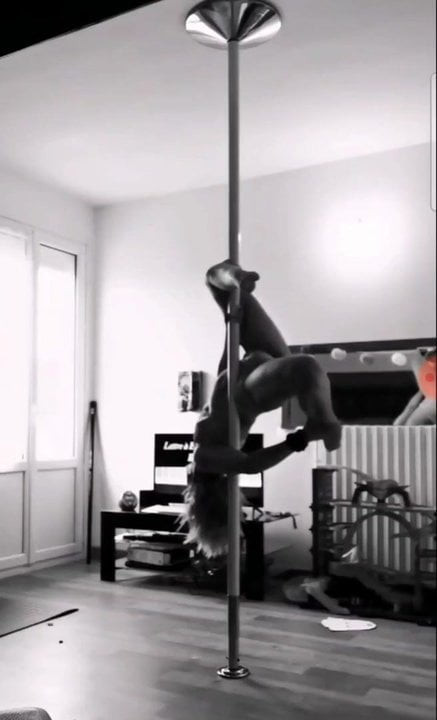 Candice poledance part 2