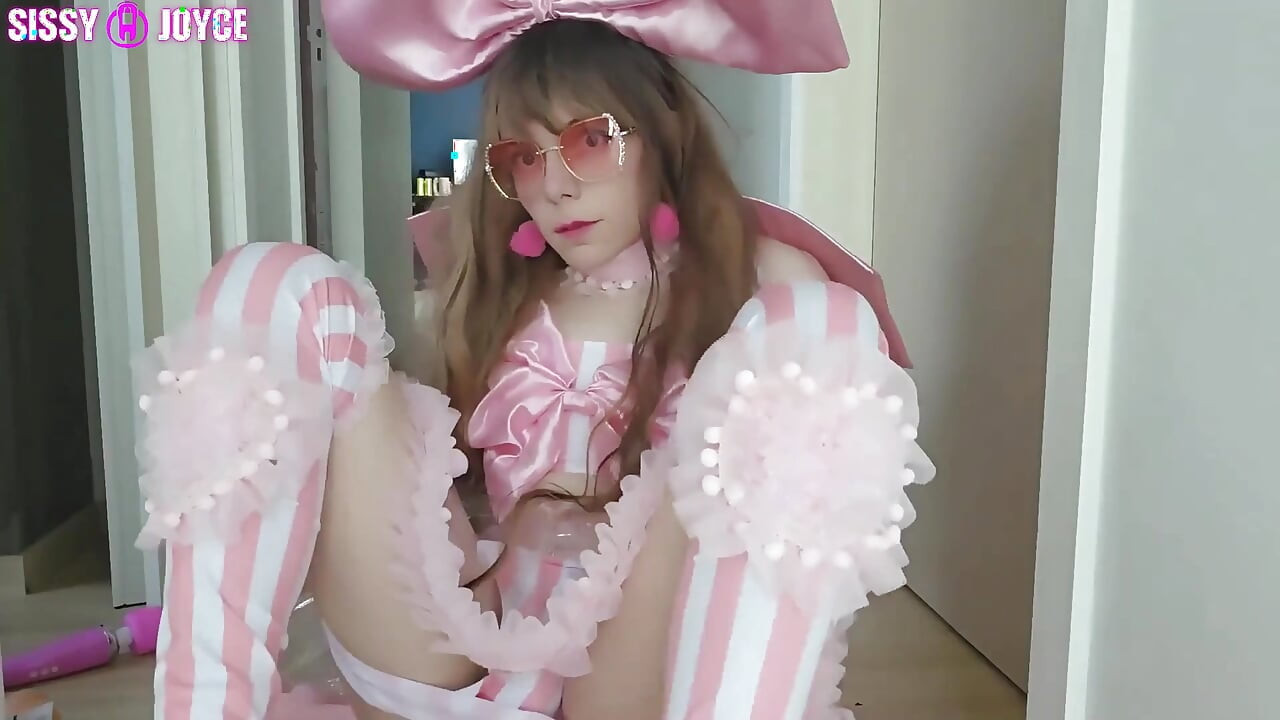 Sissy Bimbo Talks to You and Fucks Herself