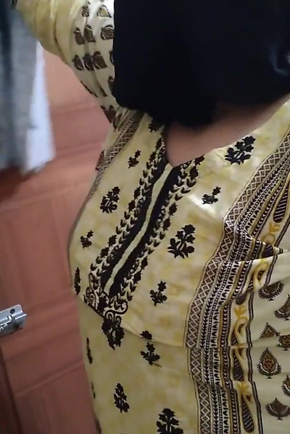 Indian Hot Stepaunty Fucked by Her Stepson While Cleaning House - Dirty Sex