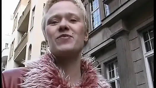 «За немецкими дверями» тщательно трахается — полный фильм