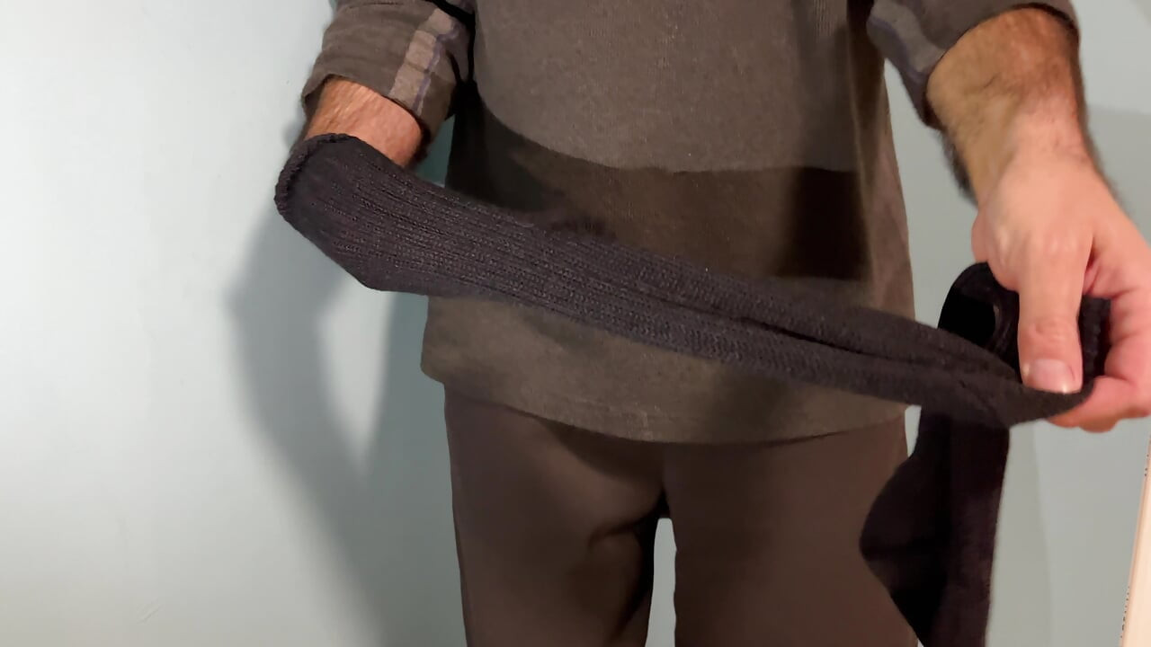 Earl Smile - Hairy Body with Thick Black Winter Socks