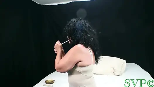 Бабушка застукала меня за просмотром ее шоу