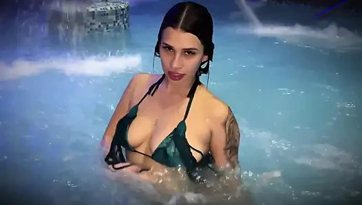 Я Трахаю Подругу Сводной Сестры В Бассейне, Пока Она Идёт Выпить