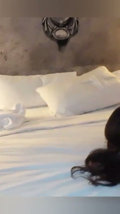 Az első BAREBACK swinger hármasom egy óriási farkú bikával 3. rész | Klip 3