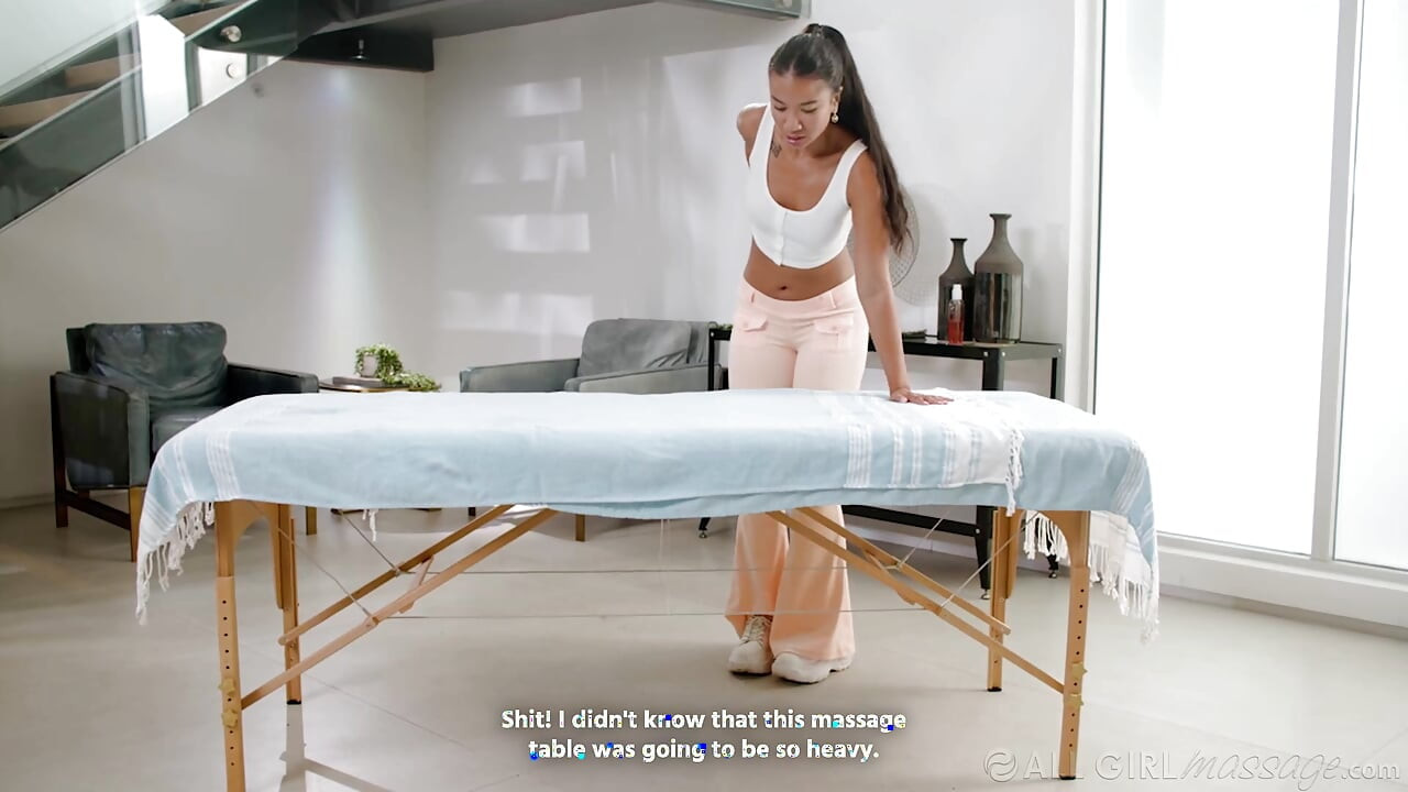 ALL GIRL MASSAGE - Perfect Interracial 69 And Scissoring Fun Between Two Sexy Girlfriends