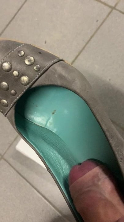Cum on heels