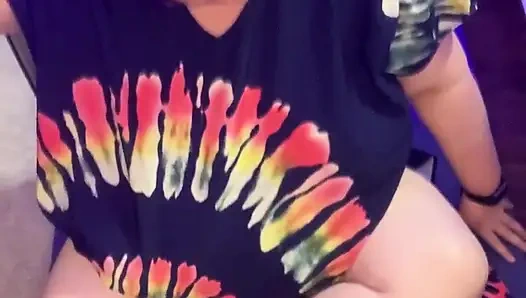 İri güzel kadın boo yoga yapıyor