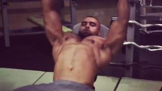 Caldo bodybuilder arabo
