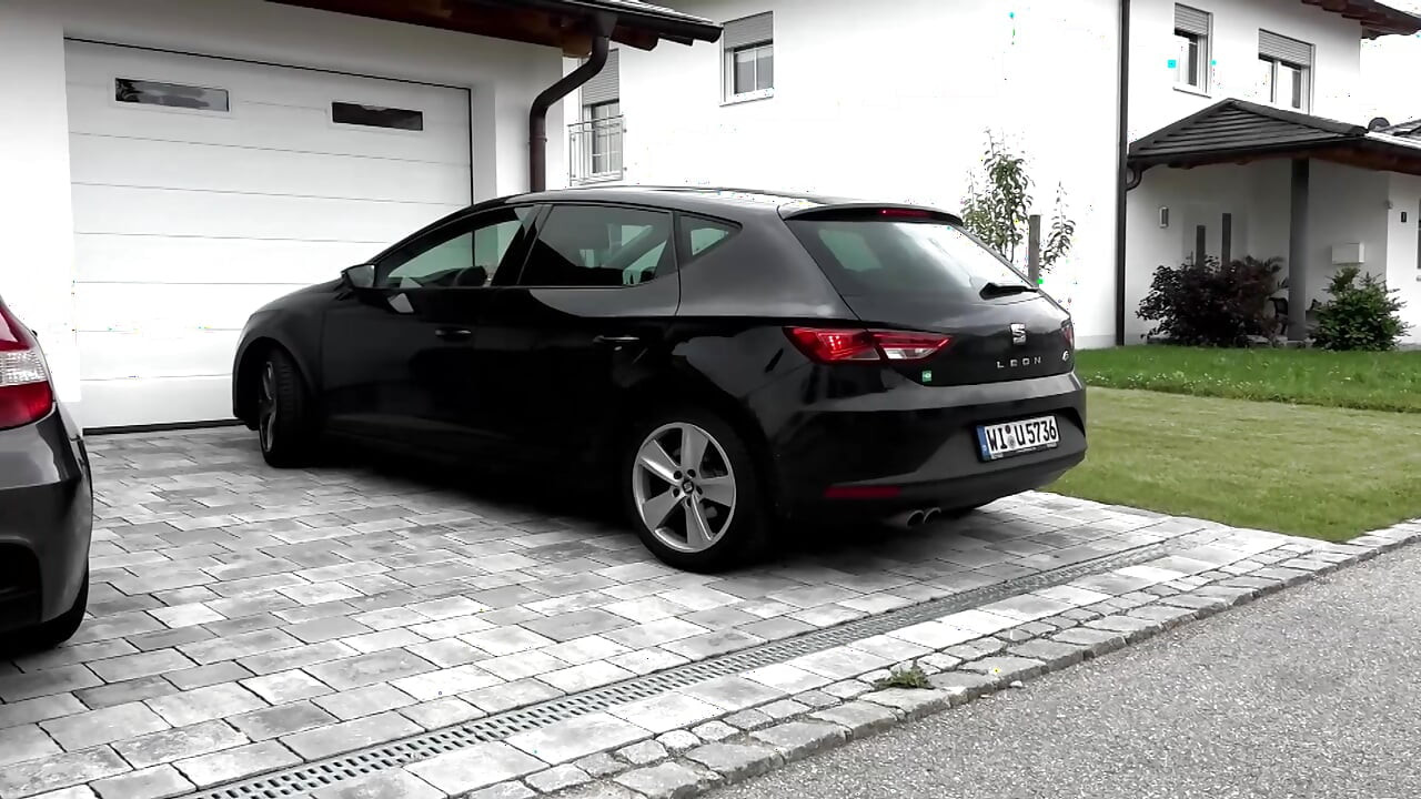 Hon är perfekt brud från Frankrike som är här för att slicka när hennes vän