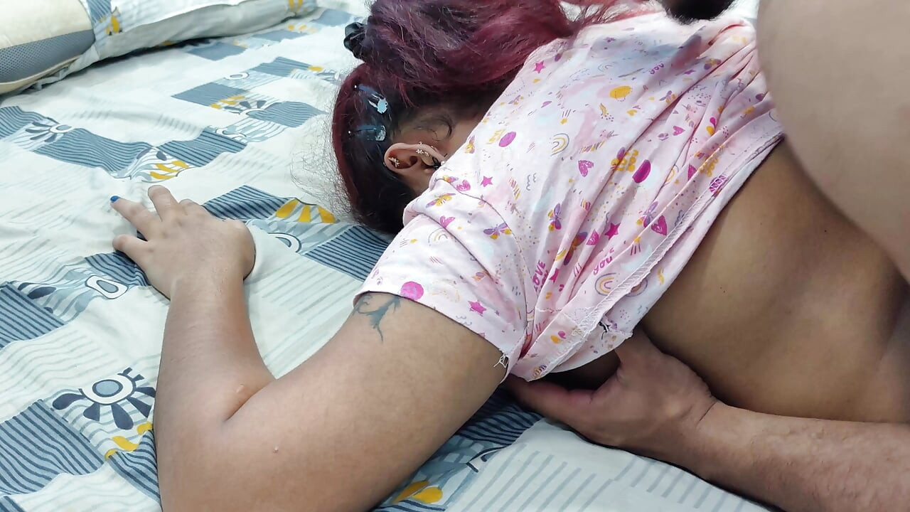 脫掉衣服和壓奶子，屁眼洞深舔