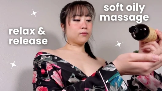 Pijatan spesial dari cewek asia yang berakhir dengan nyepong sampai kering -asmr hj