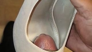 Сперма на каблуках