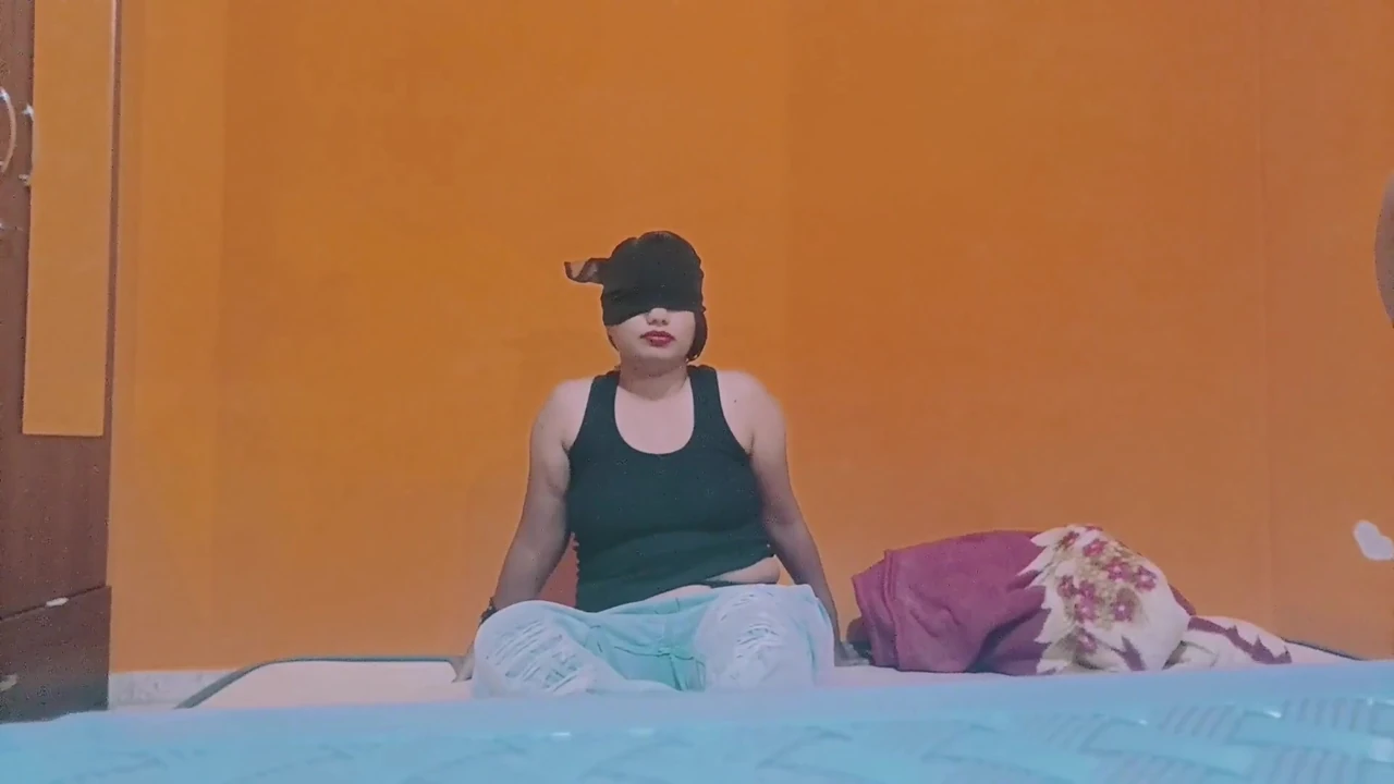 Hintli ateşli seksi kız arkadaş sikişiyor 1 gueen4desi