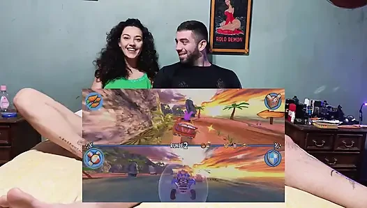 Gamer Girl Spielt Rennspiele Wetten Alles (anal)