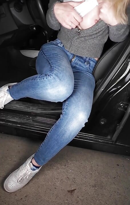 Pee in Full Length