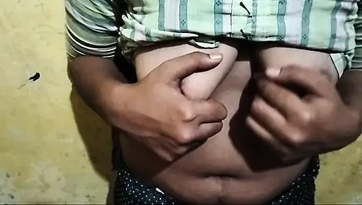 Gadis sange fingering di dapur