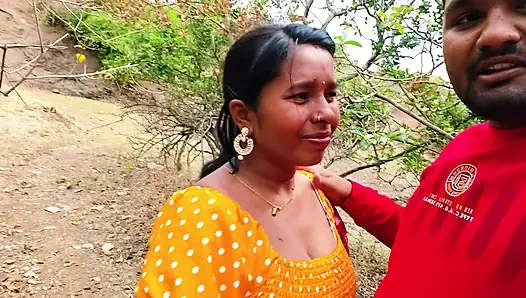 Aaj mer mere sath bahar me kamar mandi luar ruangan karne aai thi subah jangle me mera mood ban gaya aaur uski gand mar di - bhabh